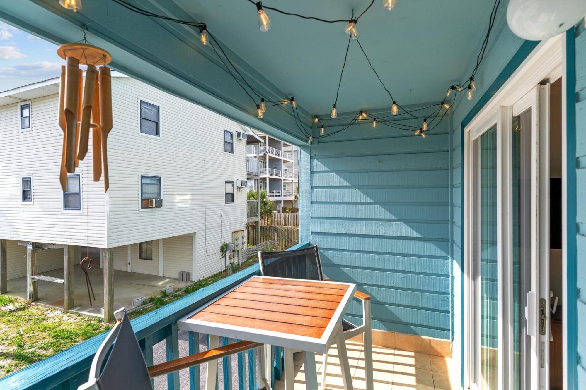 Hang Ten Hideaway, Pool, Condo, Parking - 6 Person Max Occupancy Carolina Beach Exterior photo
