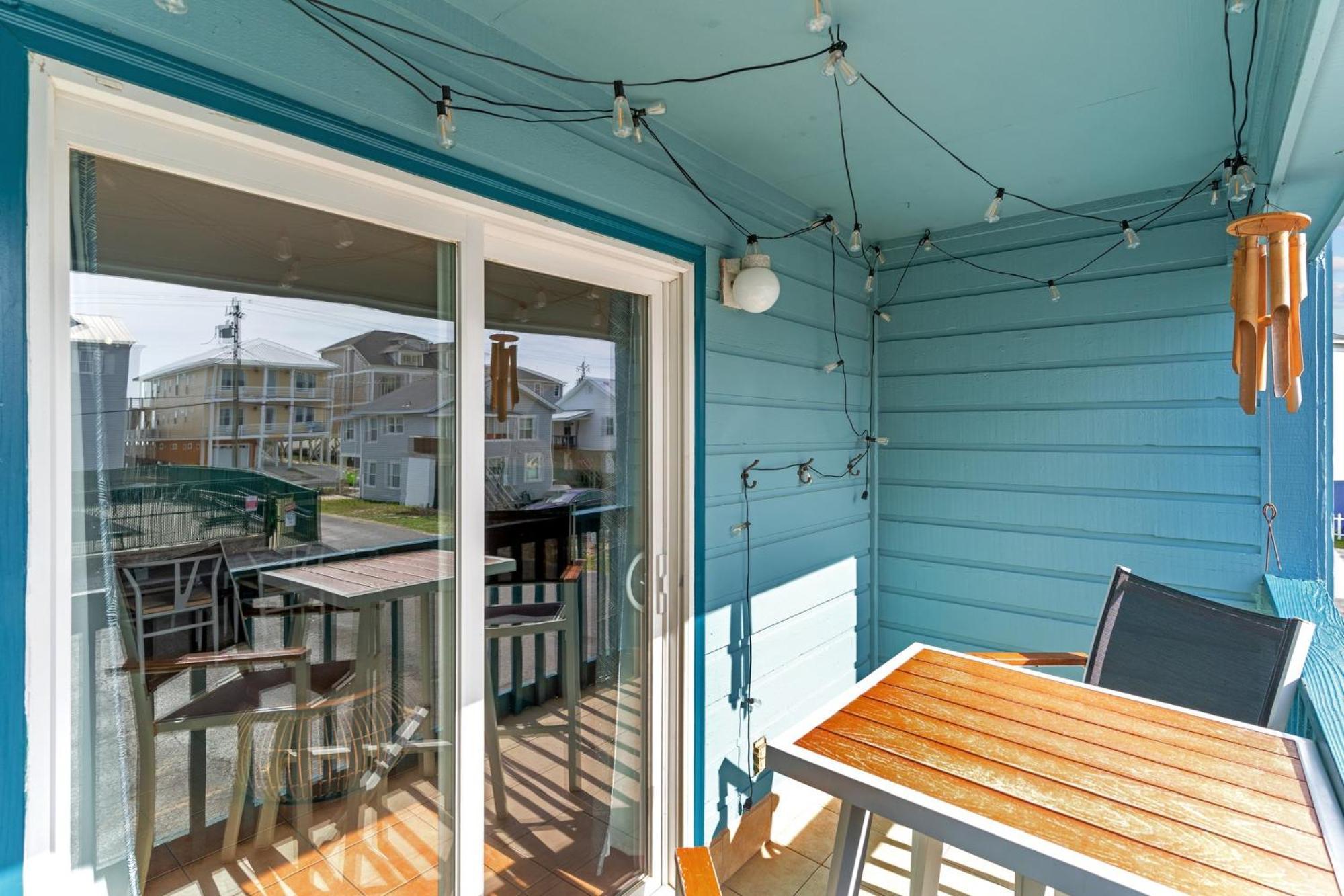 Hang Ten Hideaway, Pool, Condo, Parking - 6 Person Max Occupancy Carolina Beach Exterior photo